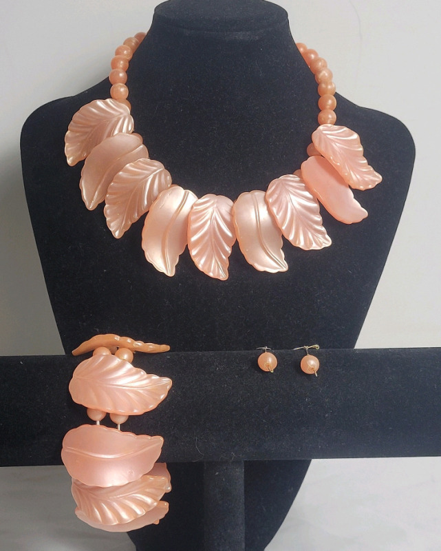 Vintage 1950s Celluloid Handcarved Necklace , Bracelet & Earring Set .