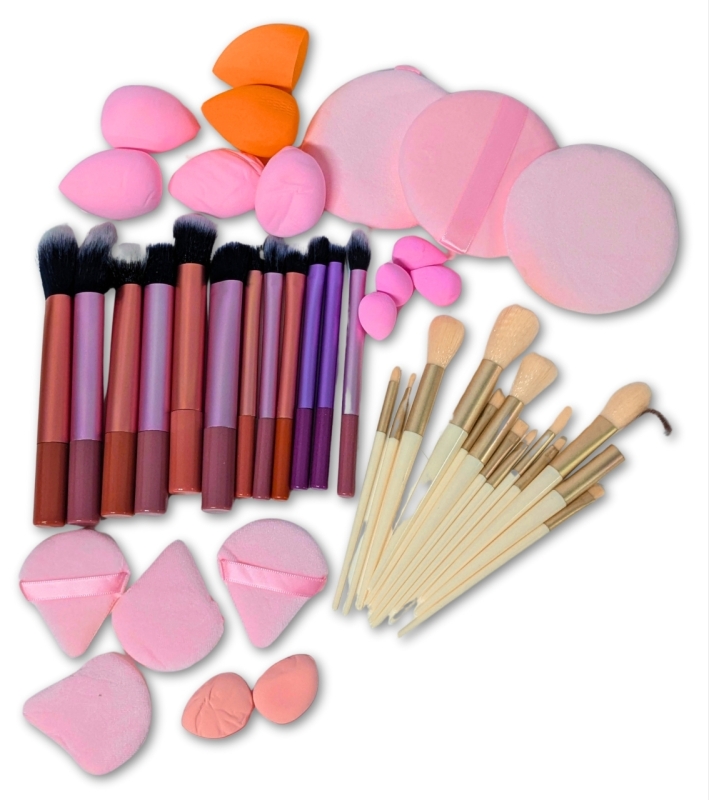 25 New Makeup Brushes & 20 New Makeup Sponges - Biggest Sponge 3.75" Diameter