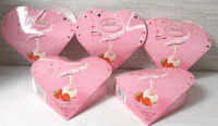 5 New Boxes of Lindt Lindor Strawberries & Cream White Chocolate Truffles (84g each, Best Before August 30th 2026)