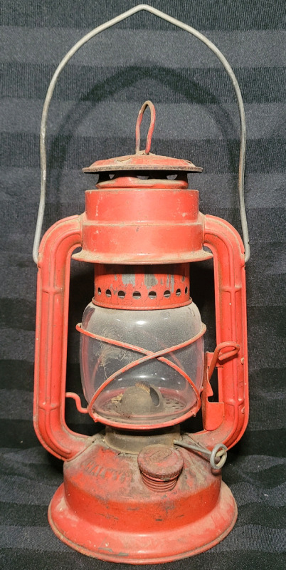 Vintage Chalwyn Tropic Kerosene Lantern , 13 " Tall