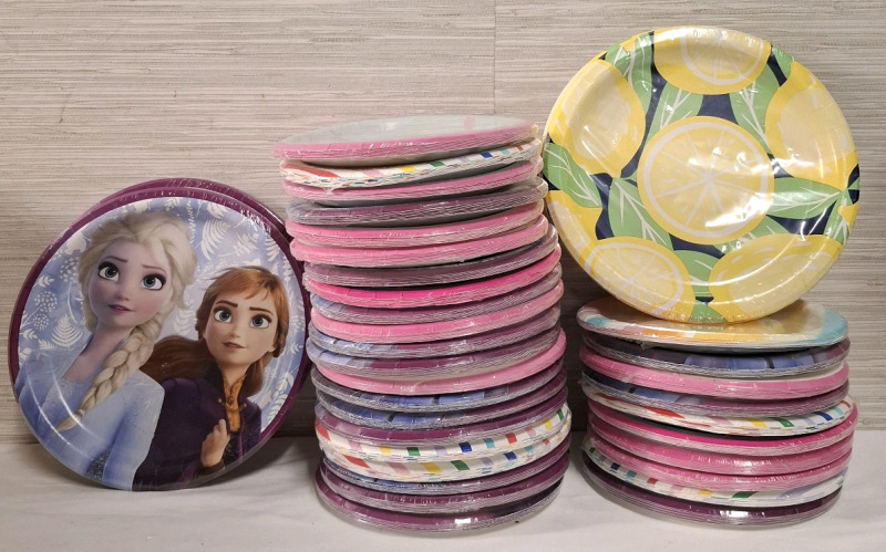 30+ New Assorted Paper Plates Packets | 8CT per Packet Biggest Measures 21.9cm and Smallest Measures 17.1cm
