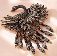 Heidi Daus Signed Elegant Swan Handcrafted Brooch with Black & Clear Gemstone Glass Accents Large Statement Piece Approximately 4.5 x 3.5 Inch