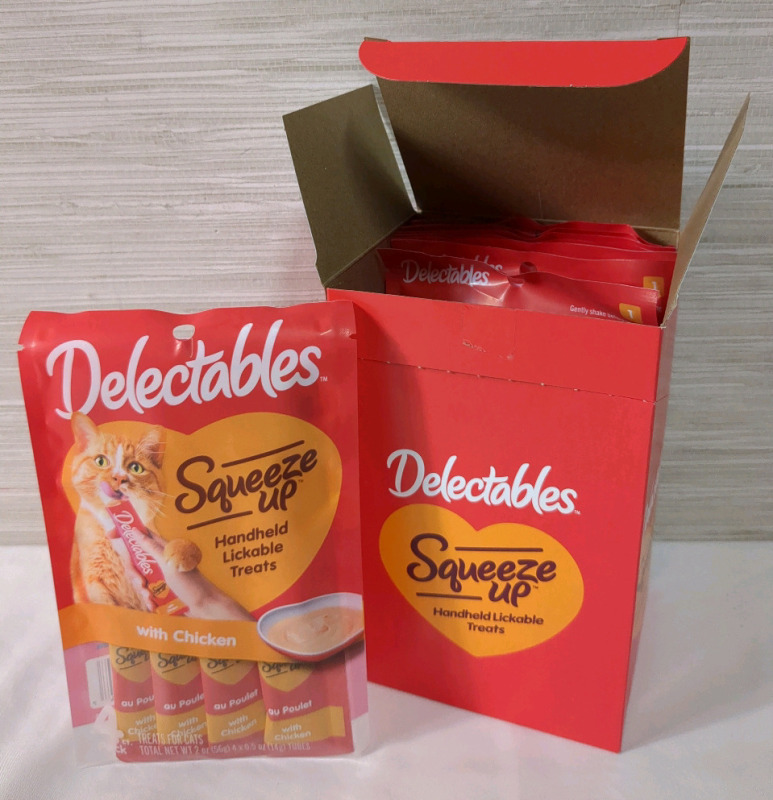 New Box of Delectables Chicken Flavour Squeeze-up Lickable Treats for Cats 8 Packs in box, 4 Treats per pack. BB SEP 14 2026