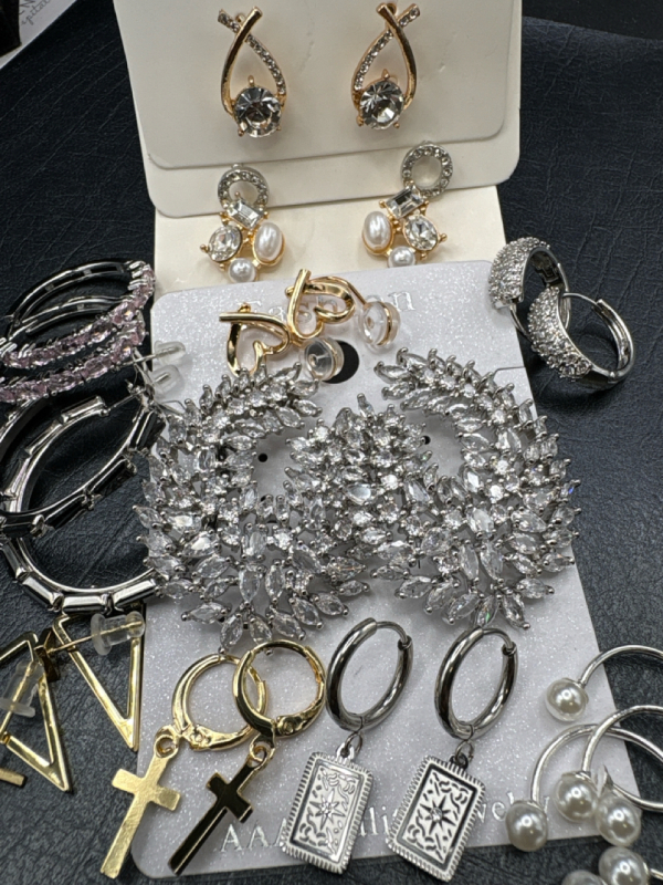 15 New Beautiful Pairs of Earring