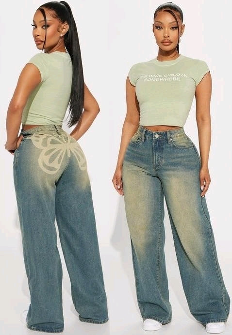 New Size 11 Women's FASHION NOVA Heart Flutters Butterfly Baggy Jeans (Medium Wash)