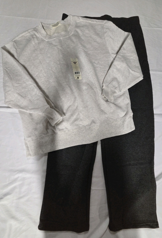 New | XL-2X Unisex Sweatpant and Crewneck Sweatshirt Combo