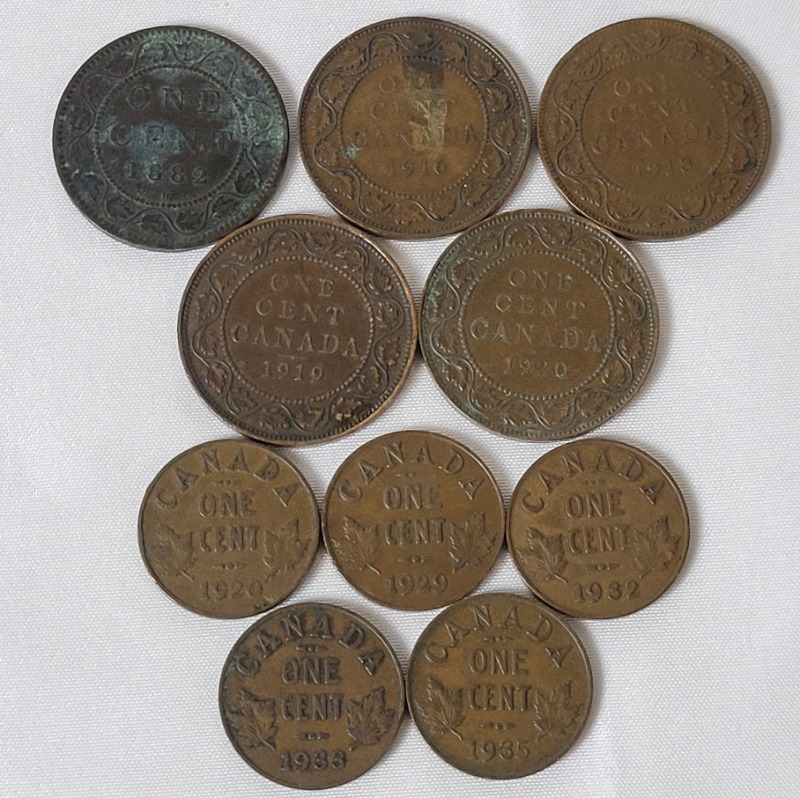 1882 - 1935 Canadian Large & Small One Cent Pennies . Large : 1882 , 1916 , 1918 , 1919 & 1920 - Small : 1920 , 1929 , 1932 , 1933 & 1935 . Ten (10) Coins
