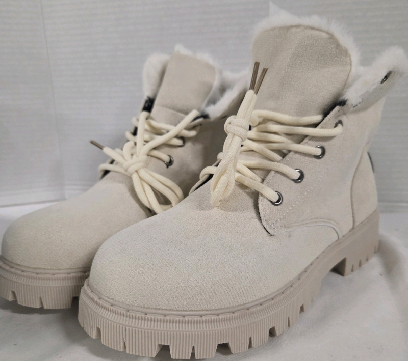 New | Size 41 Women's Lined Winter Boots