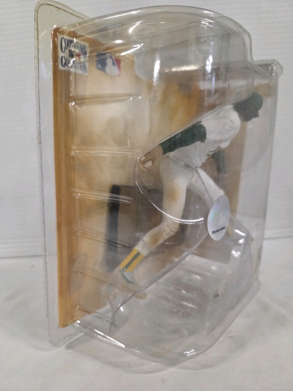 Vintage | Major League Baseball 2004 Dennis Eckersley | McFarlane's Sportpicks Series 5 | Both Box and Figurine in Great Condition