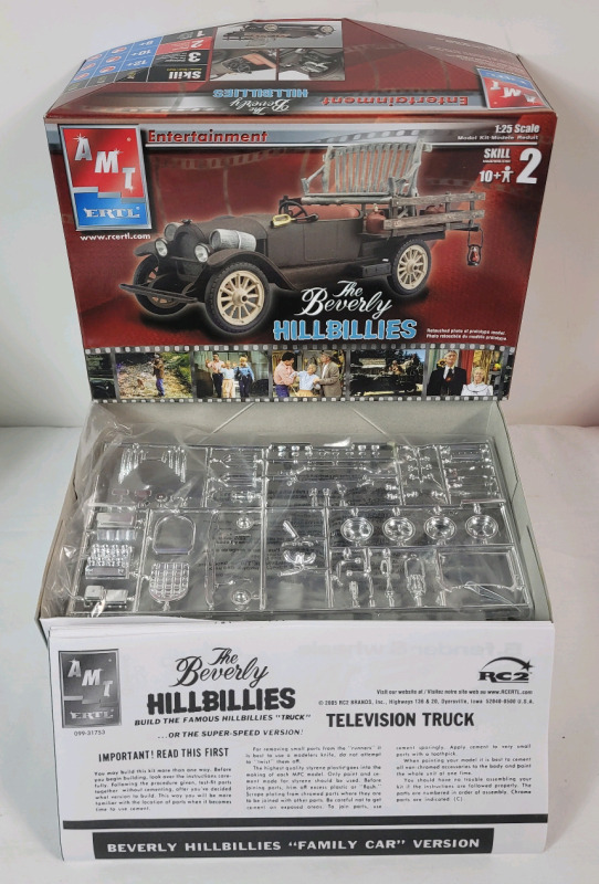 2003 AMT The Beverly Hillbillies Truck Model Kit , 1:25 Scale . Skill Level 2 . Open Box , Not Started