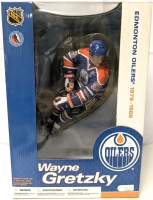 2004 McFarlane Toys NHL Hockey Legends : Edmonton Oilers 1979-1988 WAYNE GRETZKY#99 Blue Jersey Variant Figure - 12"