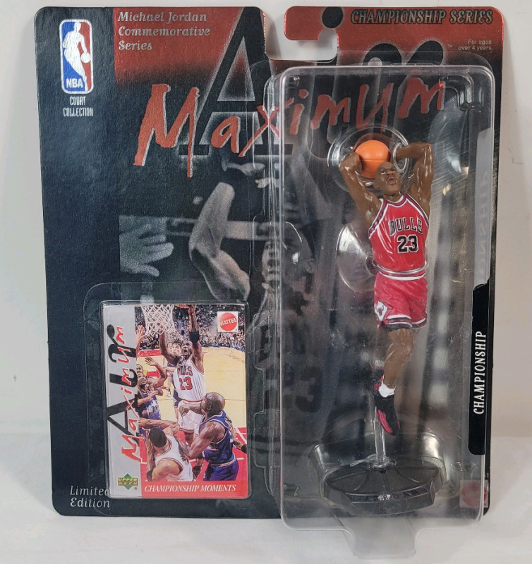 1999 Mattel Michael Jordan Commemorative Series Action Figure " Air Maximum 1992 Championship Series " . Sealed on Card Back (blister pack)
