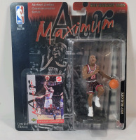 1999 Mattel Michael Jordan Commemorative Series Action Figure " Air Maximum Rookie of the Year Hoop Highlights Series " . Sealed on Card Back (blister pack)