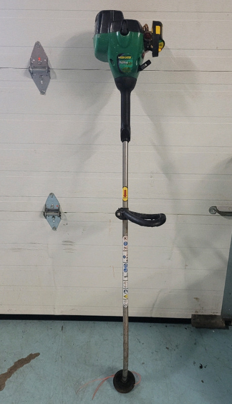 Weed Eater Feather Lite Gas Grass Trimmer . Has Compression , As Is