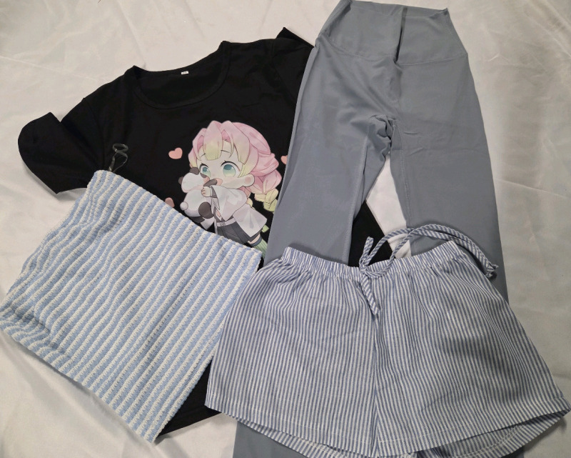 4 New | Size XS Women's Apparel Lot