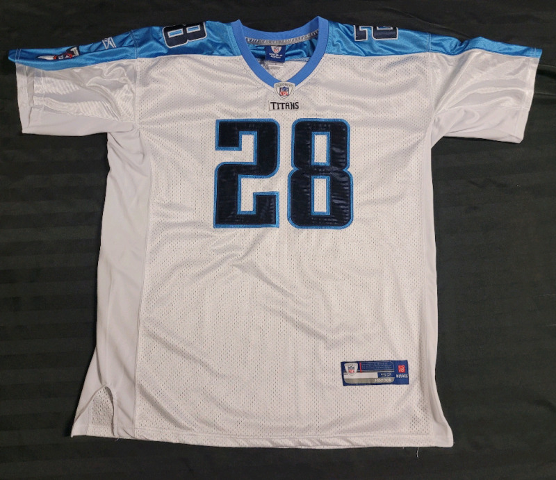 NFL Football Tennessee Titans #28 CHRIS JOHNSON Jersey , Size 52 . Stitched Name & Number