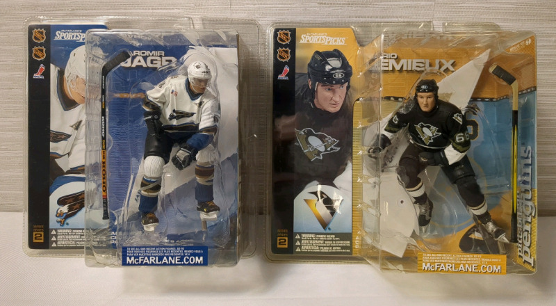 2 Vintage 2001 McFarlane Sports Picks NHL Figures In Sealed Pack
