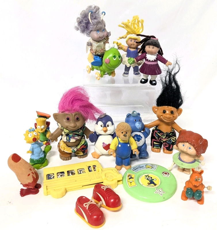 16 Vintage Toys : Troll Dolls, Cabbage Patch Kids, GloWorms Blinkins Blink Fairy w Caterpillar Carrie, Carebears, Berenstain Bears, Magic School Bus, Nintendo : Kids Meal Toys, Wind Up Toys, Cereal Box Prize