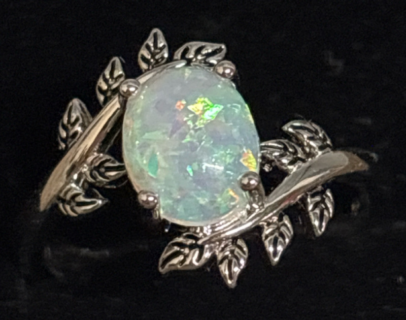 925 Sterling Silver stamped Ring Leaf Motif Inlaid Oval Opal Size 8