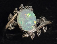 925 Sterling Silver stamped Ring Leaf Motif Inlaid Oval Opal Size 8