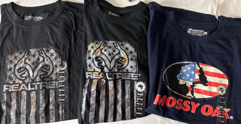 3 New Medium Sized RealTree & Mossy Oak Mens Tshirts |