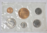 1976 (1776-) USA Denver Mint Coin Set w/Bronze Medal . Sealed