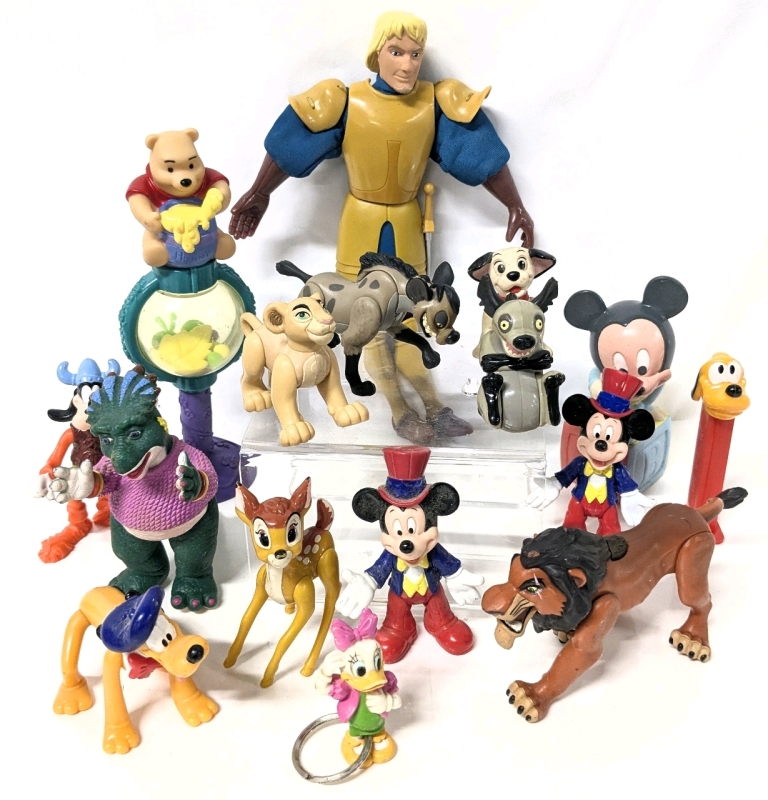 16 Vintage Disney Toys : Lion King, Dinosaurs, Mickey Mouse, Daisy Duck, Pluto & Goofy, Hunchback of Notre Dame + Up to 8" Tall