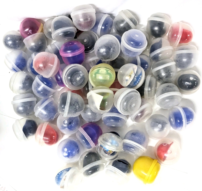 55&times; Vintage Plastic Toy Ball Caps, 3&times; Wacky Players Baseball & 2&times; Batman in Capsules From Gacha Vending Machines