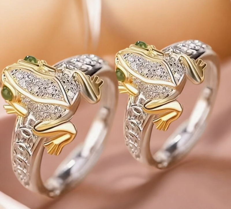 Two Sparkling Rhinestone Frog Toad Rings in Size 8 and 12