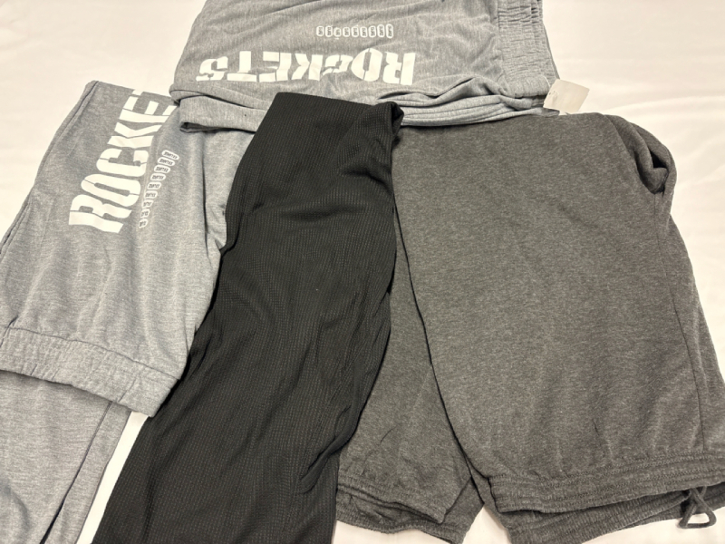 4 New XX Large Mens Assorted Bottoms Include Thermal & Joggers | Retail Price Over 50 CAD
