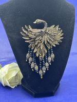 Heidi Daus "Graceful Beauty" Crystal Swan Brooch Stunning Approximately 4.5 Inch