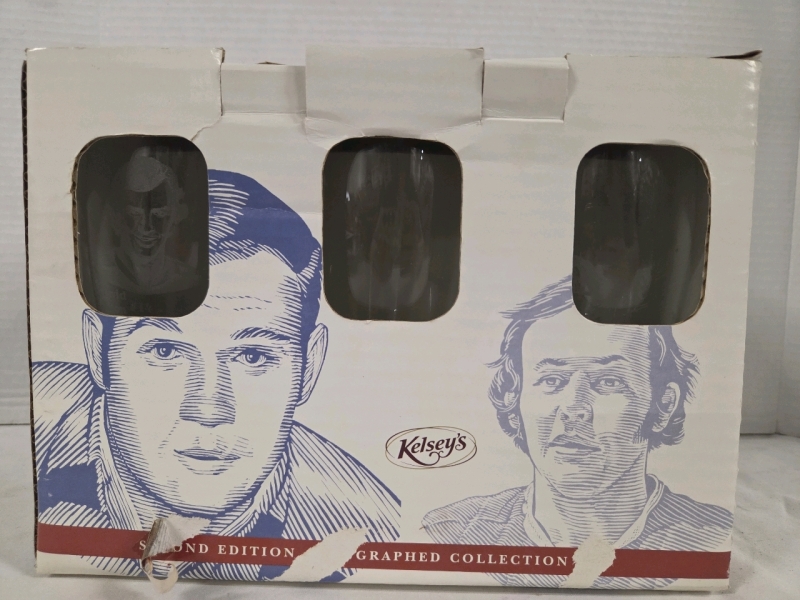 Vintage 1990&rsquo;s | Kelsey&rsquo;s &ldquo;Hungry for Hockey&rdquo; Original 6 Beer Glasses- 1 Complete 2nd Series Set of 6 in Original Box