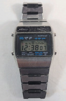 Vintage 1970s Seiko Quartz LCD Digital Wristwatch , Model # A159-5019-G . Tested Working . Wear on face from use