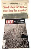 Vintage July 21 1969 / August 8 1969 : MAN ON MOON: Neil Armstrong! The Montreal Gazette Newspaper & Life Magazine