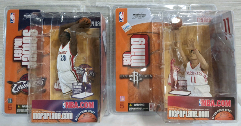 2 Vintage 2003 Sealed NBA LeBron James & Yao Ming McFarlane Sports Picks Figures