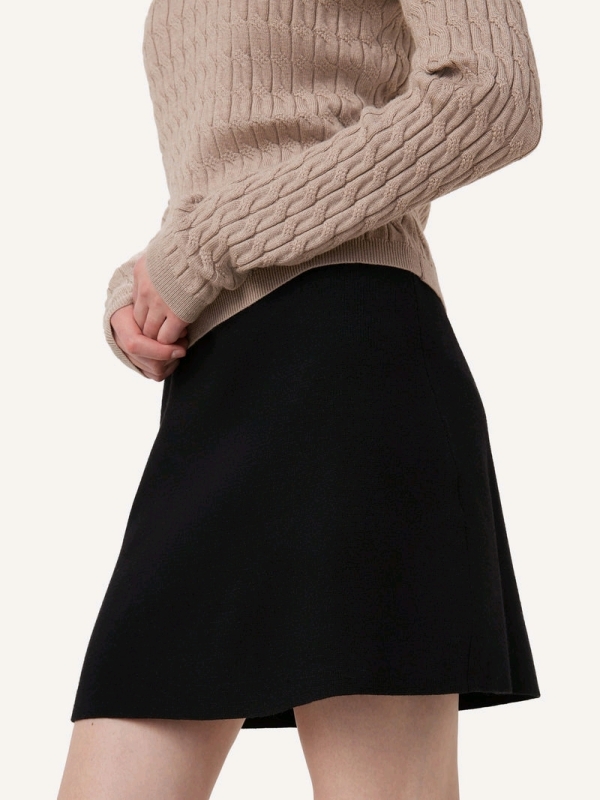 New Size Small Women's FRANK AND OAK "The Compact Mini Skirt" - Retails $89.50!