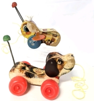 2 Vintage FISHER-PRICE Pull Toys : Queen Buzzy Bee & Little Snoopy - Up to 7.75" Long