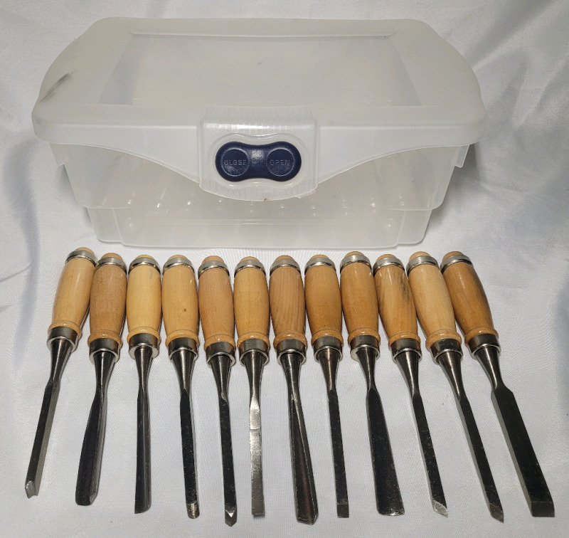 12pc Chisel w/Wooden Handles Set , Various Chisel Types . Rubbermaid Bin Included