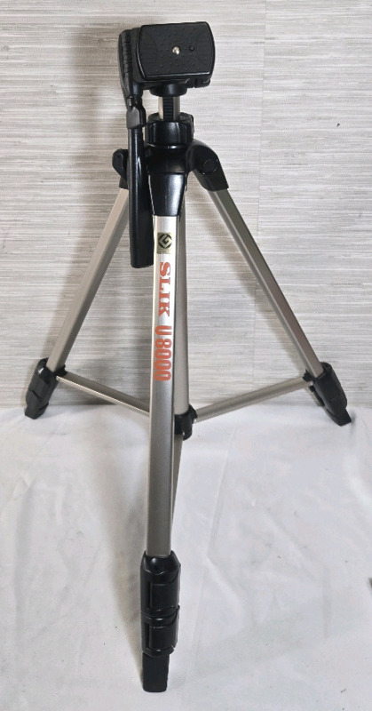 New | Slik U8000 Tripod with 3-Way Adjustments- Height Angle & swivel Comes W/ Carry Case