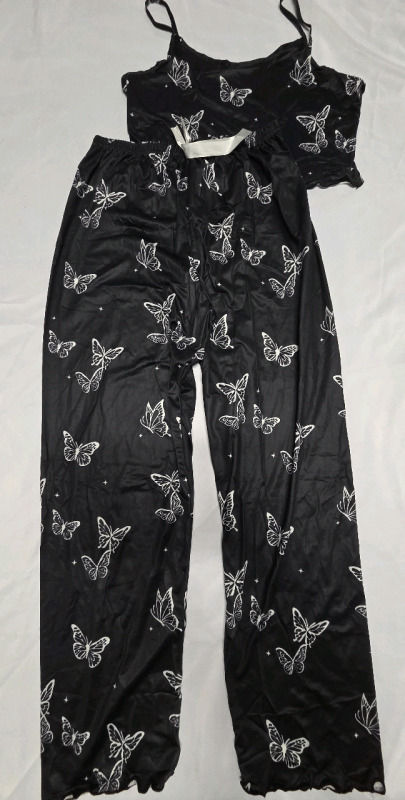 New | Size Large Women's Lovely Butterfly Pajama Set