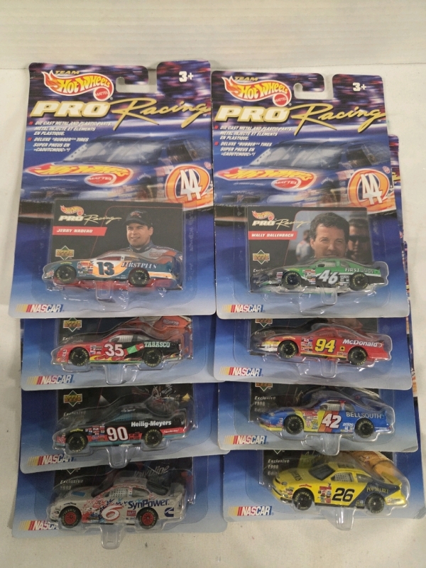 8 Vintage 1998 Edition Basic HOTWHEELS Pro Racing Cars