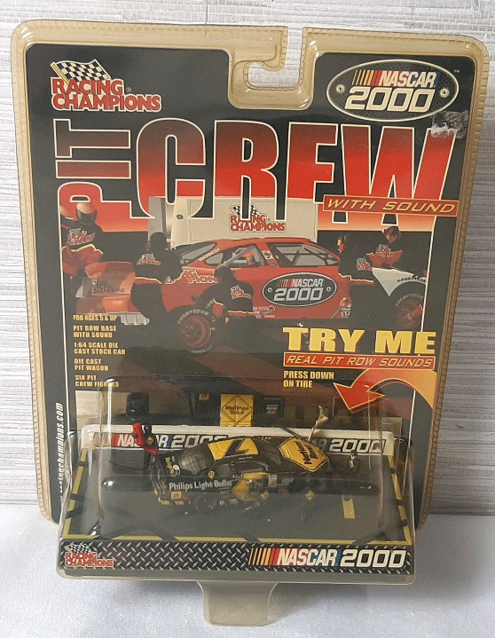 Racing Champions Nascar 2000 Pit Crew With Sound 1/64 Scale Die Cast Model Set | Packaging Measures 9&frac12;" Tall, 7&frac12;" Wide