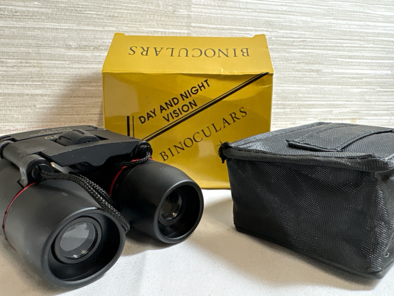 Day & Night Vision Binoculars | Open measures : 4" | Retail Price over 90Cad