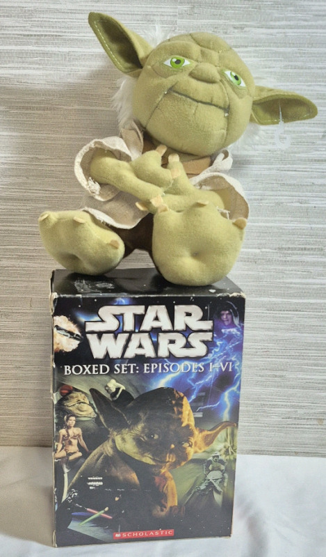2005 STAR WARS BOXED SET EPISODES I-VI Softcover Book Set with 8" Yoda Plush