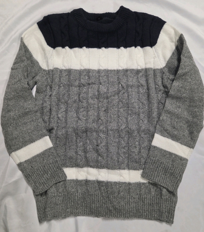 New | Size M Men's Knit Style Sweater