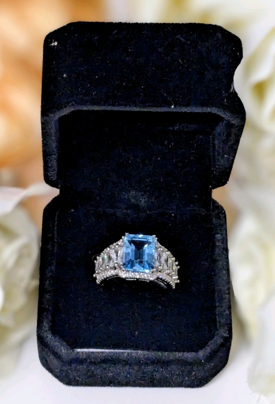 New 925S 4.0ct Emerald Cut Natural Swiss Blue Topaz Ring, Size 6, Mounted in 925 Sterling Silver with White Gold Overlay