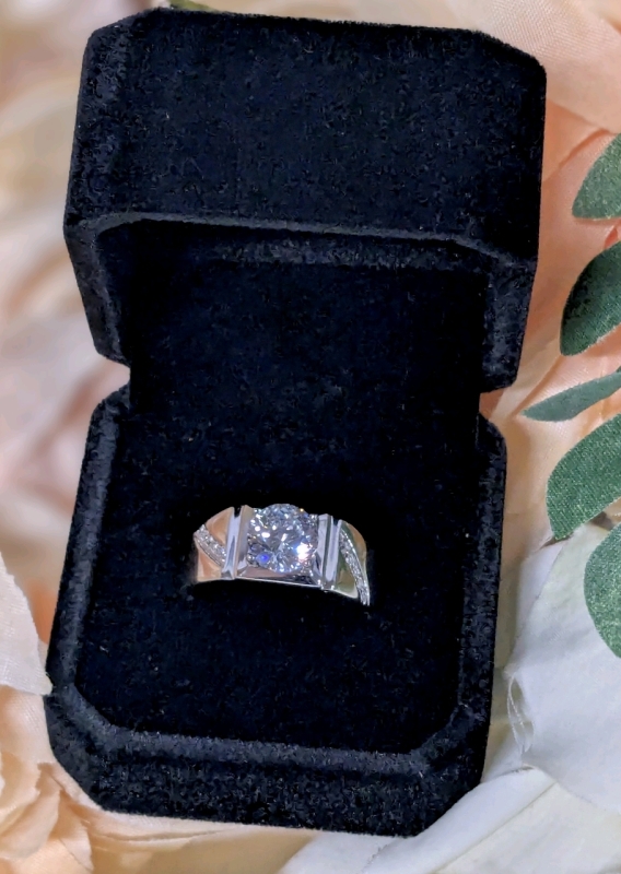 New 925S 2.0ct Simulated<br/>Diamond Man's Ring, Size 10 - Mounted in 925 Sterling Silver with White Gold Overlay