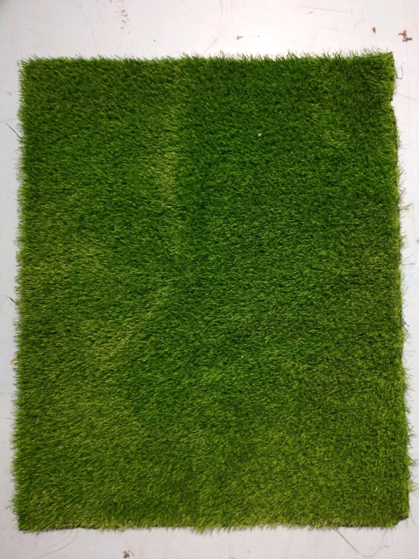 New Patch of Artificial Grass 39"x31"
