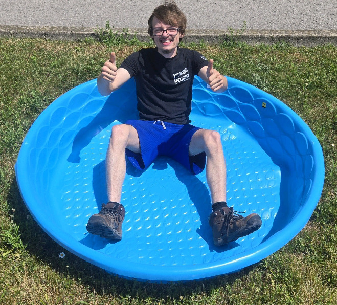 New | 4ft Long Round Plastic Kiddie Pool/ Pool For Dogs!