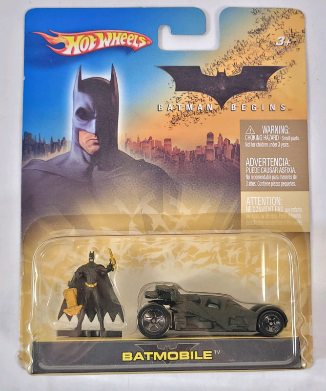 2005 Hotwheels Batman Begins " Batmobile " w/Batman . Sealed